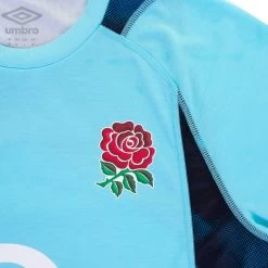 UMBRO England Mens Rugby Training Shirt - Short Sleeve Bachelor 2023 -Rugby Apparel eng m training shirt blu badge