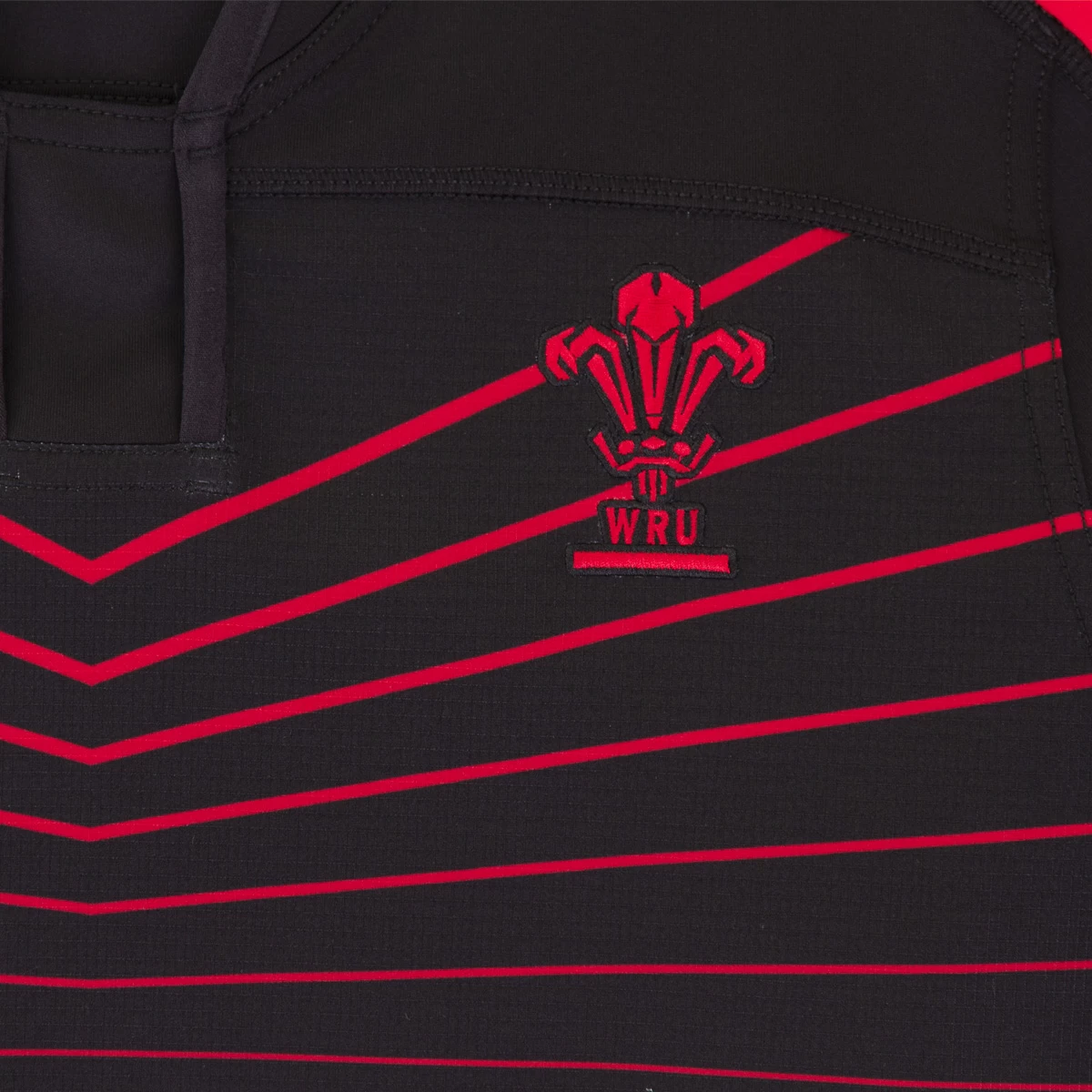 Macron Wales Mens Training Jersey - Black 5 Macron Wales Mens Training Jersey - Black - Image 3